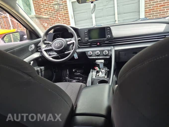 2021 Hyundai Elantra SE - miniatura 9