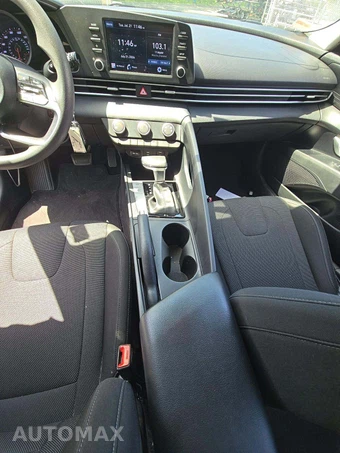 2021 Hyundai Elantra SE - miniatura 10