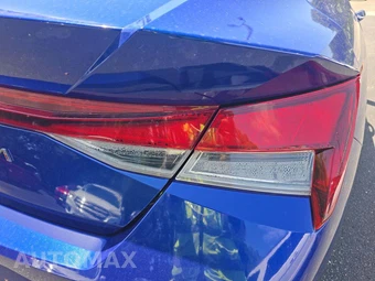2021 Hyundai Elantra SE - miniatura 23