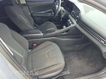 2021 Hyundai Elantra SE - miniatura 18