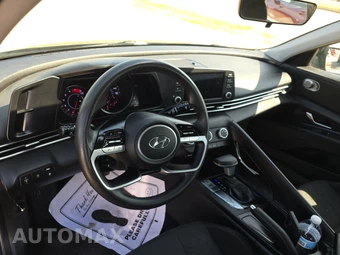 2021 Hyundai Elantra SE – miniatura 11