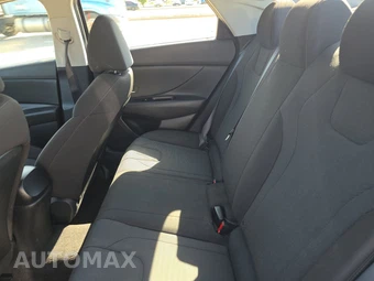 2021 Hyundai Elantra SE – miniatura 13