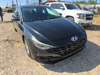 2021 Hyundai Elantra SE – miniatura 3