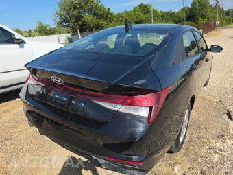 2021 Hyundai Elantra SE – miniatura 4