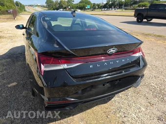 2021 Hyundai Elantra SE – miniatura 6
