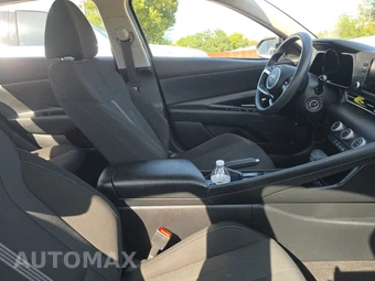 2021 Hyundai Elantra SE – miniatura 8