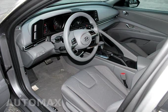 2021 Hyundai Elantra SE - miniatura 15