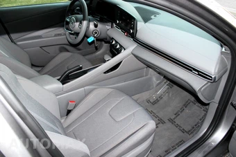 2021 Hyundai Elantra SE - miniatura 24