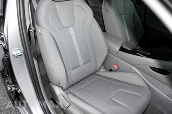 2021 Hyundai Elantra SE - miniatura 25
