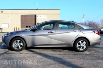 2021 Hyundai Elantra SE - miniatura 4