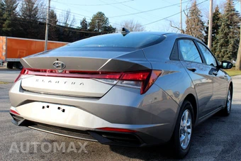 2021 Hyundai Elantra SE - miniatura 7
