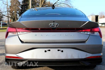 2021 Hyundai Elantra SE - miniatura 8