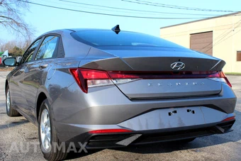 2021 Hyundai Elantra SE - miniatura 9