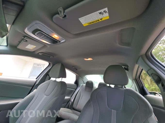 2021 Hyundai Elantra SE - miniatura 11
