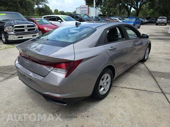2021 Hyundai Elantra SE - miniatura 3