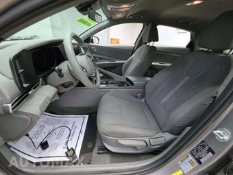 2021 Hyundai Elantra SE - miniatura 6