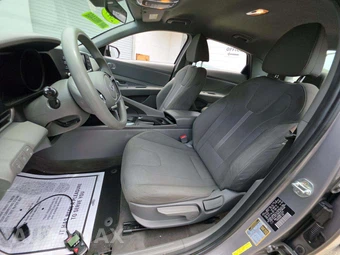 2021 Hyundai Elantra SE - miniatura 8