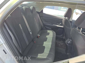 2021 Hyundai Elantra SEL – miniatura 16
