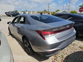 2021 Hyundai Elantra SEL – miniatura 2