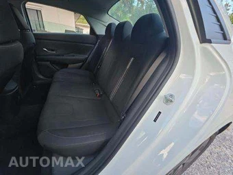 2021 Hyundai Elantra SEL – miniatura 13