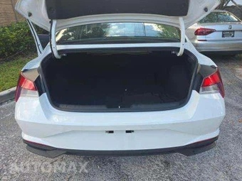 2021 Hyundai Elantra SEL – miniatura 14