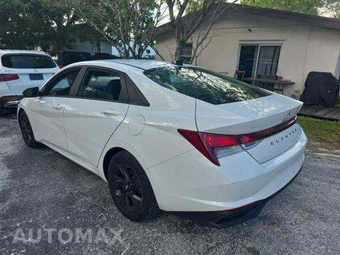 2021 Hyundai Elantra SEL – miniatura 2