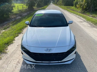 2021 Hyundai Elantra SEL - miniatura 2