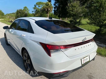 2021 Hyundai Elantra SEL - miniatura 9