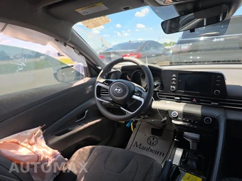 2021 Hyundai Elantra SEL - miniatura 10