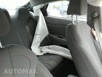 2021 Hyundai Elantra SEL - miniatura 24