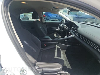 2021 Hyundai Elantra SEL - miniatura 8