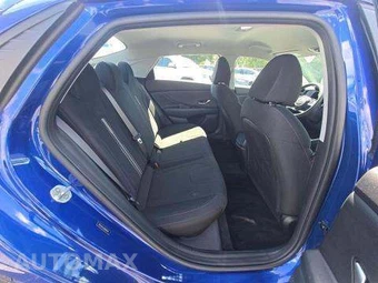 2021 Hyundai Elantra SEL – miniatura 17