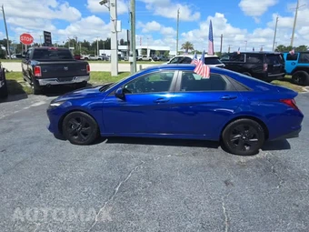 2021 Hyundai Elantra SEL – miniatura 3