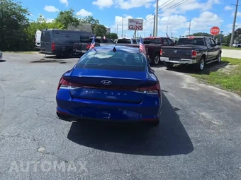 2021 Hyundai Elantra SEL – miniatura 4