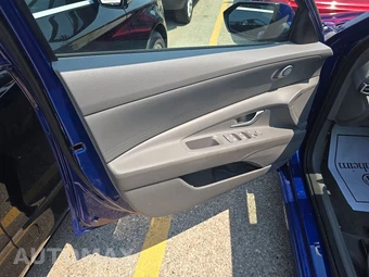 2021 Hyundai Elantra SEL - miniatura 9