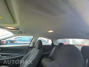 2021 Hyundai Elantra SEL - miniatura 11
