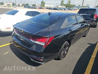 2021 Hyundai Elantra SEL – miniatura 4