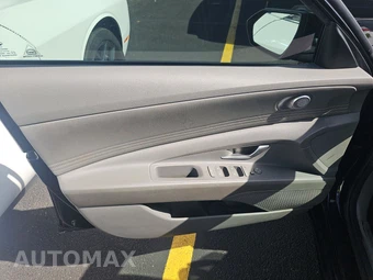 2021 Hyundai Elantra SEL – miniatura 9