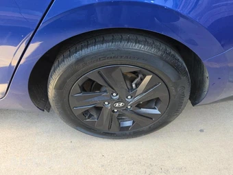 2021 Hyundai Elantra SEL - miniatura 11