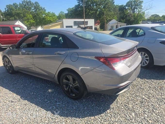 2021 Hyundai Elantra SEL - miniatura 2