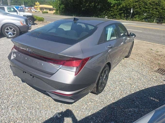 2021 Hyundai Elantra SEL - miniatura 3