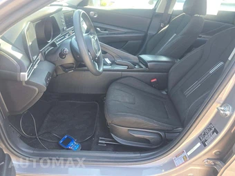2021 Hyundai Elantra SEL - miniatura 6