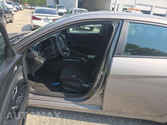 2021 Hyundai Elantra SEL - miniatura 3