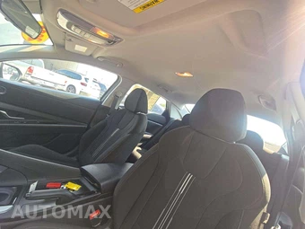2021 Hyundai Elantra SEL - miniatura 8
