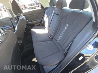 2021 Hyundai Elantra SEL – miniatura 10
