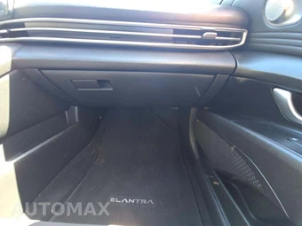 2021 Hyundai Elantra SEL – miniatura 16