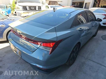 2021 Hyundai Elantra SEL – miniatura 3