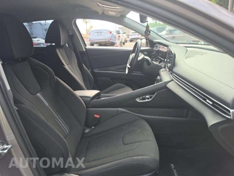 2021 Hyundai Elantra SEL - miniatura 15