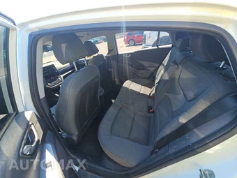 2021 Hyundai Ioniq Plug-In Hybrid SE - miniatura 13
