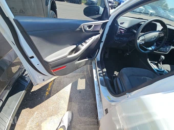 2021 Hyundai Ioniq Plug-In Hybrid SE - miniatura 9